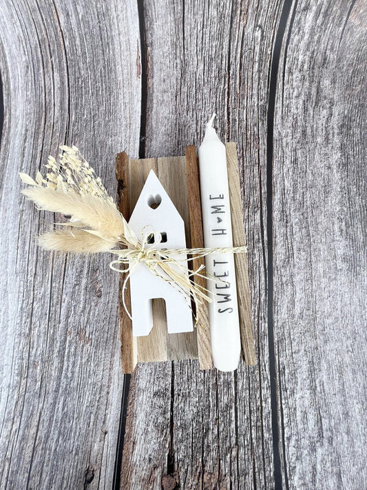 Geschenk Set mit Deko Haus und personalisierter Kerze in Holzbox