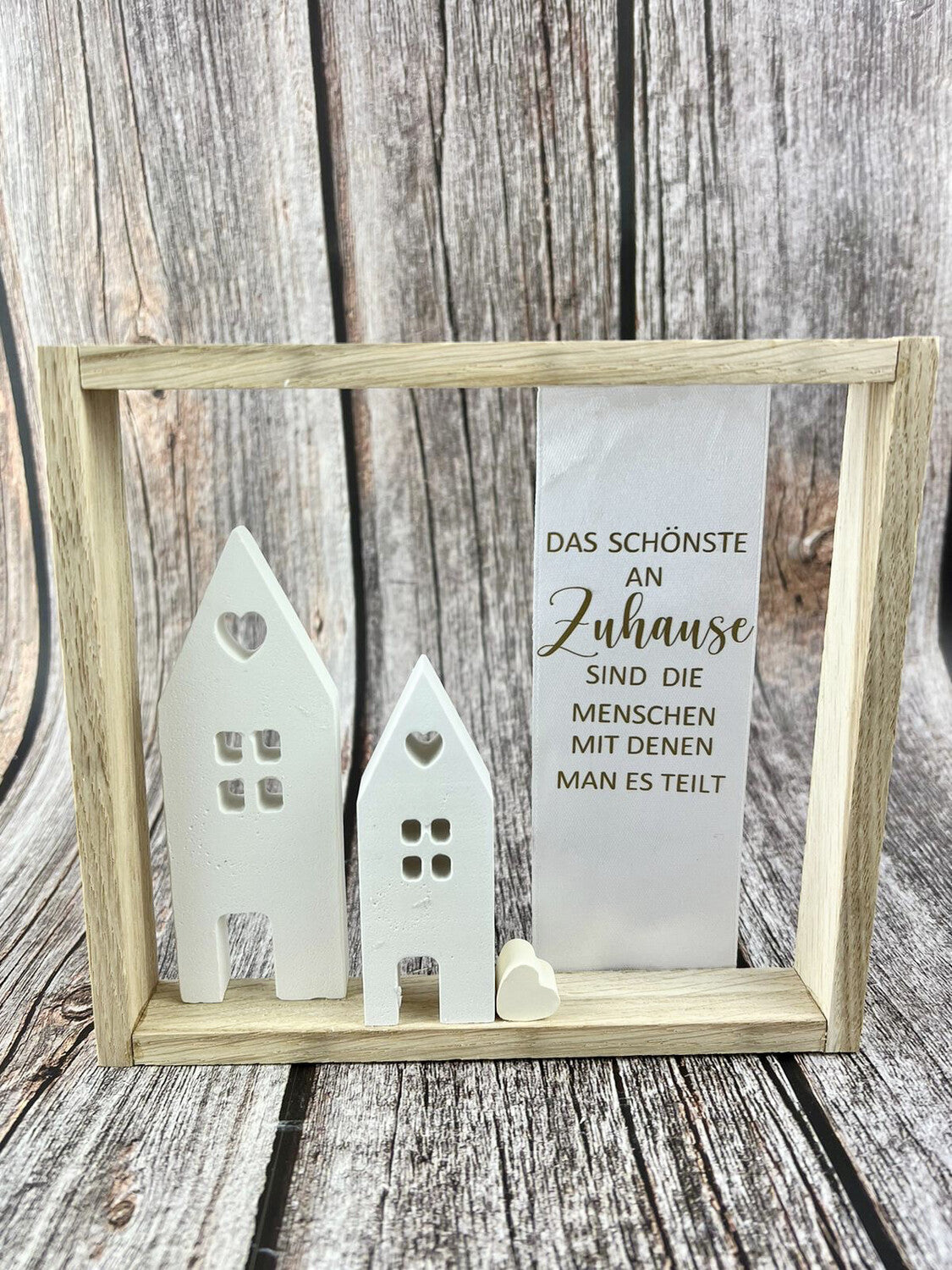 Holzrahmen mit Schriftzug: Zeitlose Eleganz für dein Zuhause