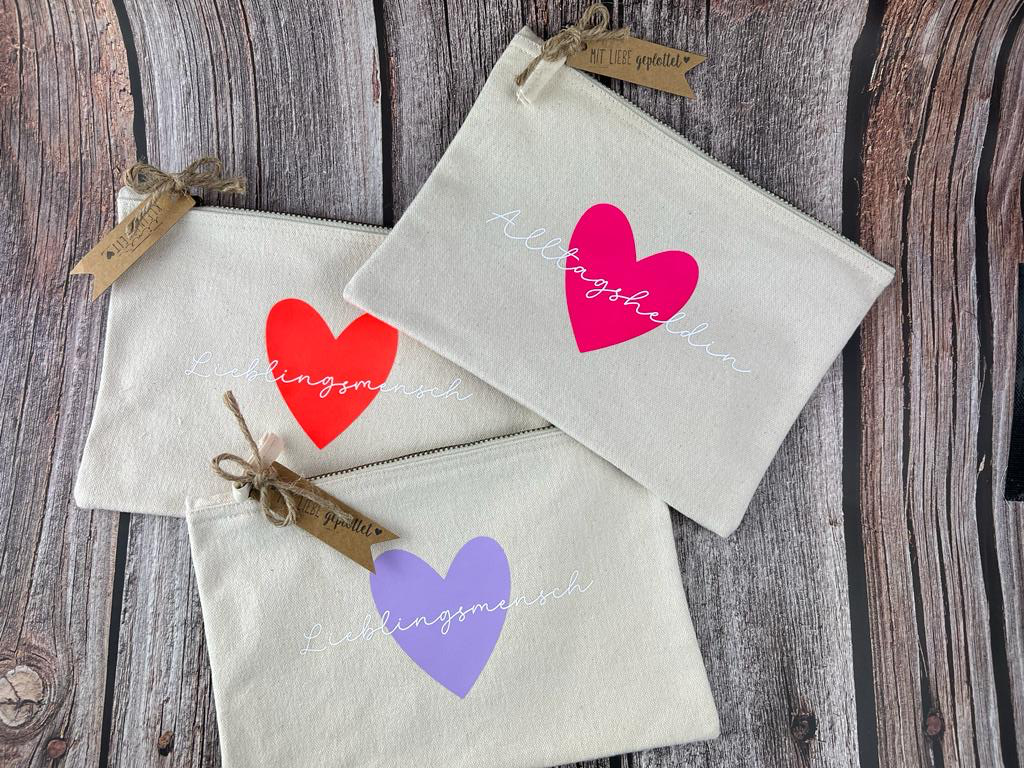 Kosmetiktasche personalisiert mit Herz Motiv und Schriftzug Lieblingsmensch
